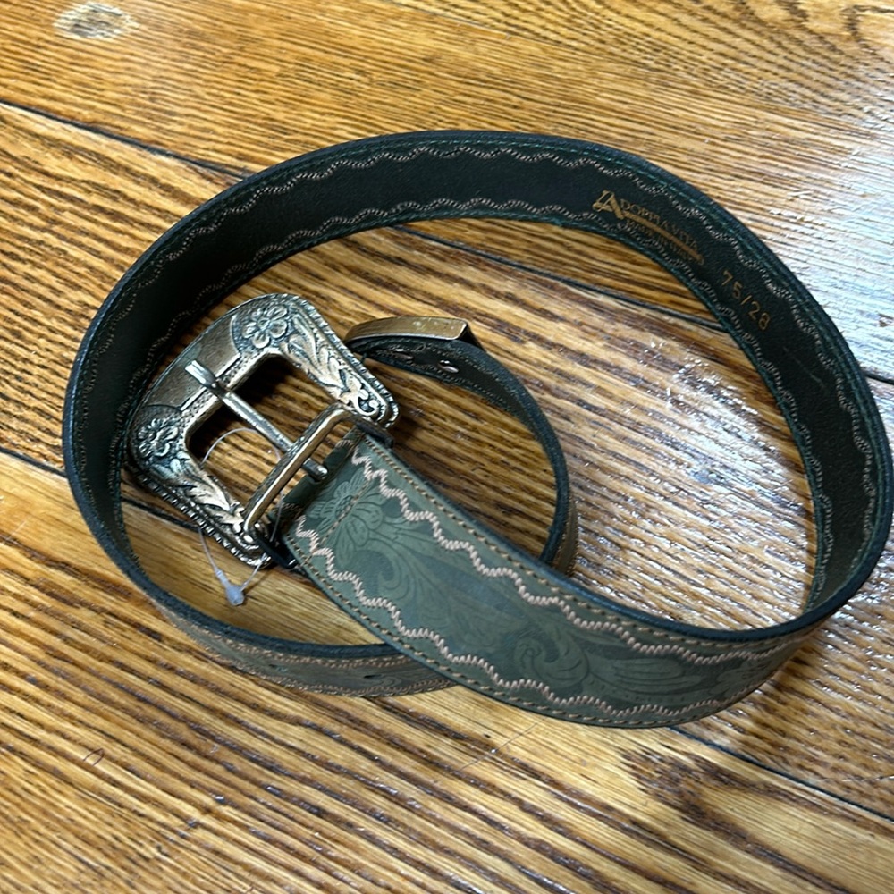 Ladoppia Vita Made in Italy leather belt. Green with antique gold buckle. 28”